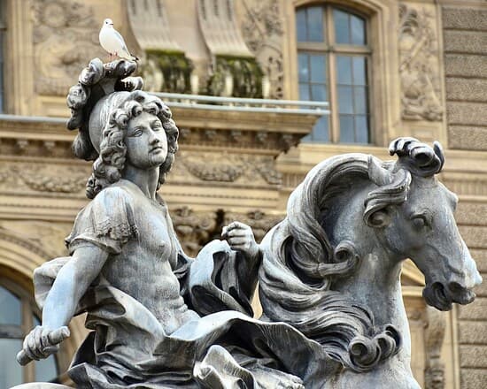 Louvre Exterior Walk and Entrance Ticket - Image 1