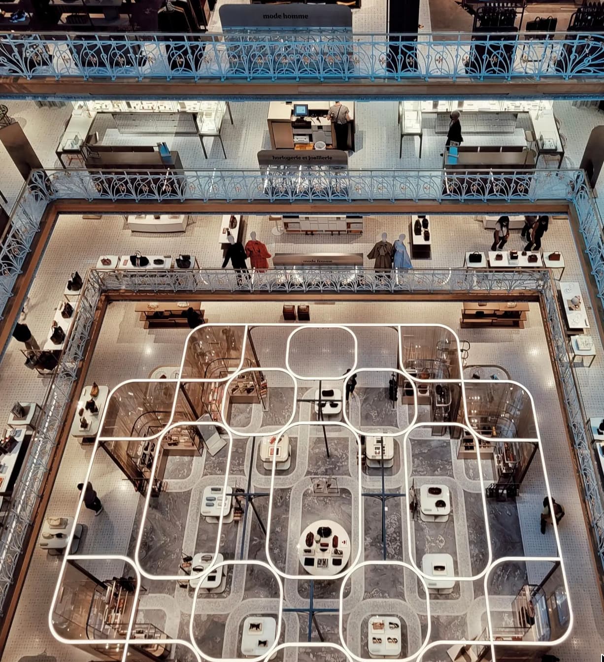 Paris: La Samaritaine VIP Shopping Tour & Stylist - Image 3